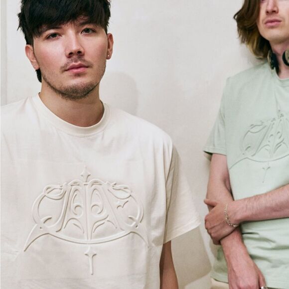 Quarterjade Puff Logo Oversized Tee Green XL NWT IN PACKAGE - Picture 4 of 10